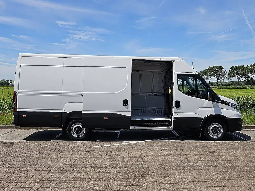 Iveco Daily 35S18HV 3.0 L4H2 3.0 Automaat 3zits Airco uit 2023, foto 14