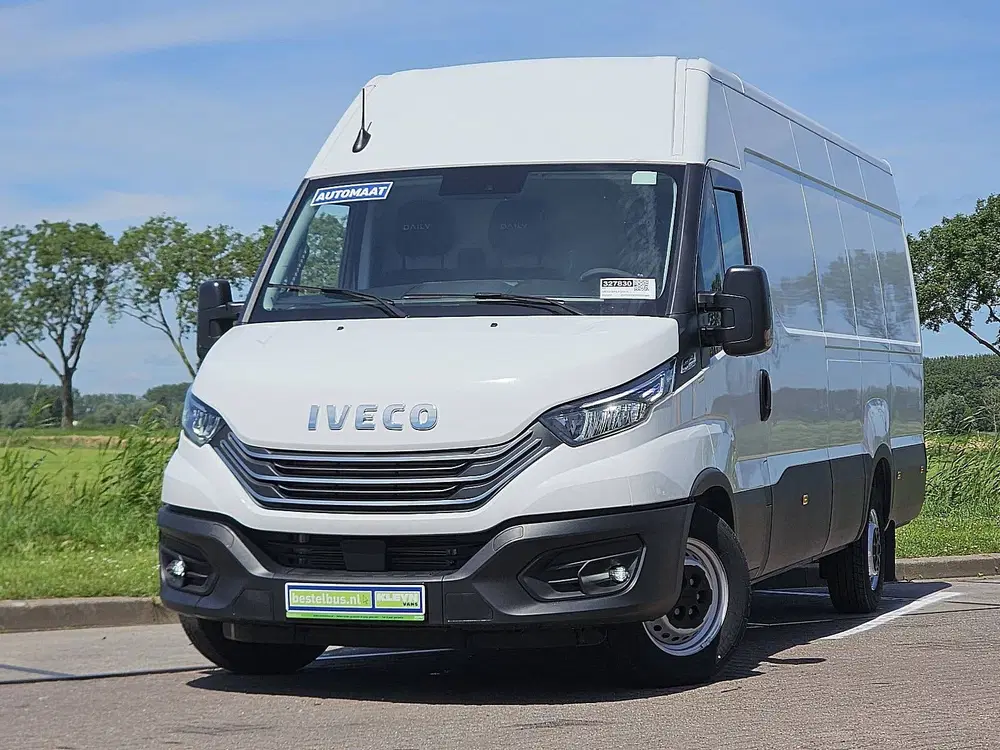 Iveco Daily 35S18HV 3.0 L4H2 3.0 Automaat 3zits Airco uit 2023, foto 2