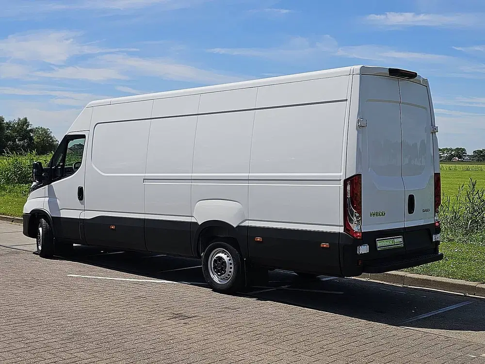 Iveco Daily 35S18HV 3.0 L4H2 3.0 Automaat 3zits Airco uit 2023, foto 5
