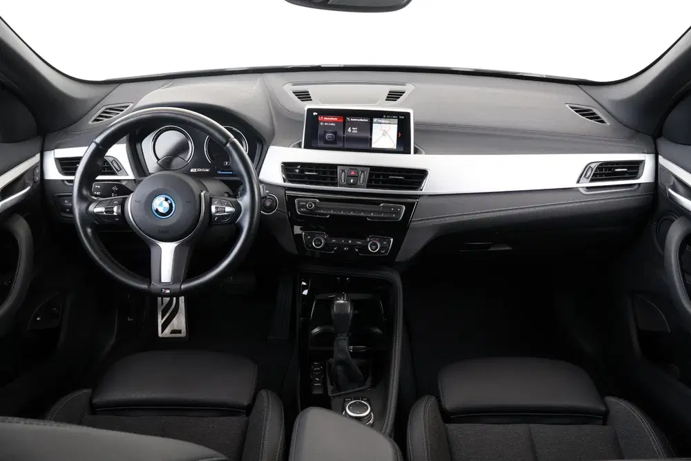 BMW X1 xDrive25e uit 2022, foto 12