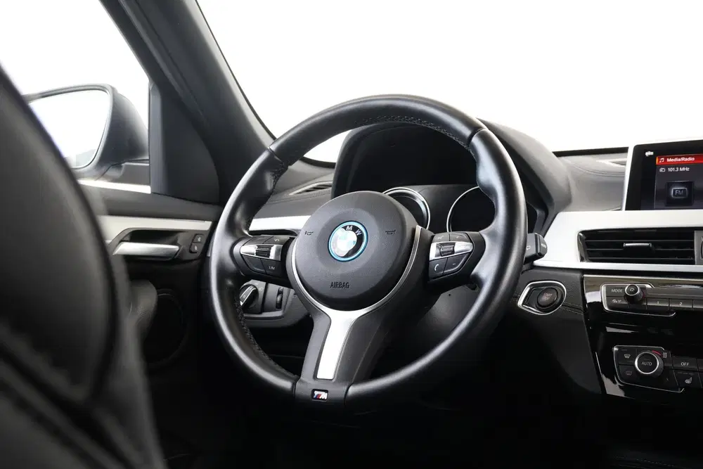BMW X1 xDrive25e uit 2022, foto 13