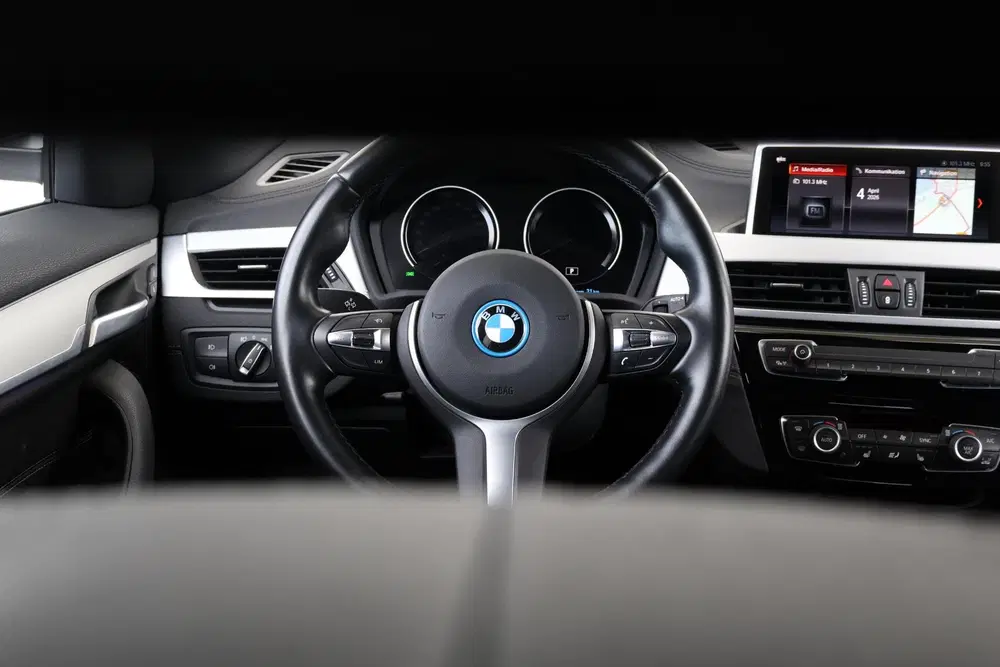 BMW X1 xDrive25e uit 2022, foto 14