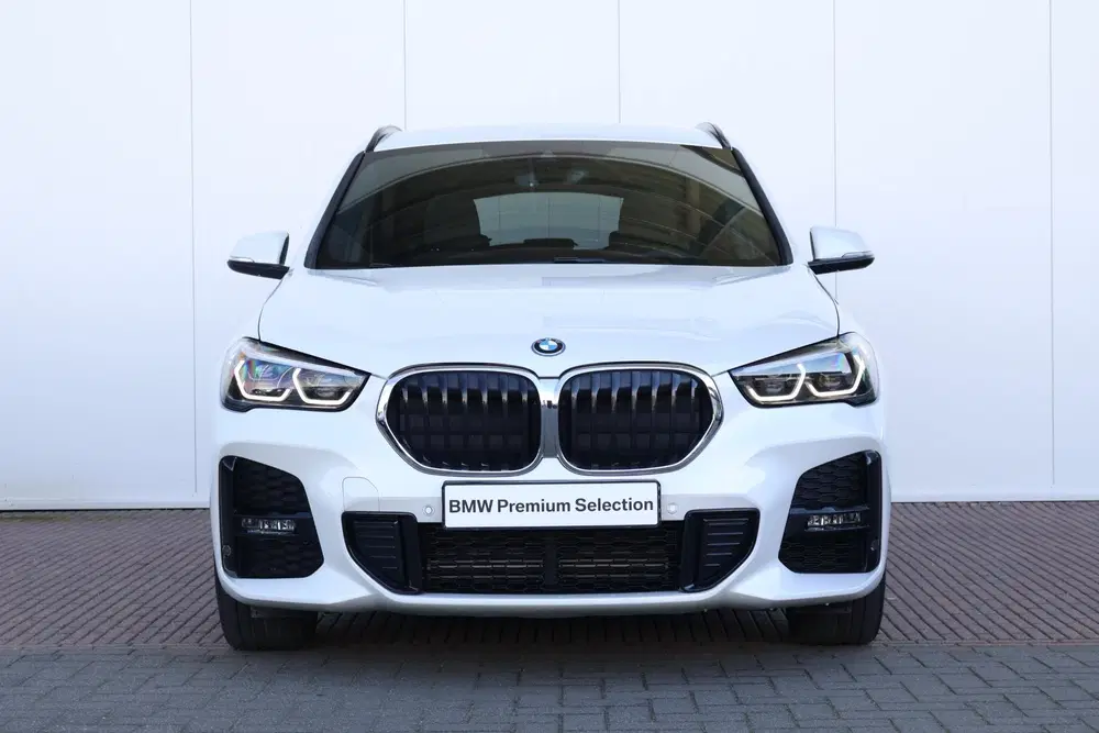 BMW X1 xDrive25e uit 2022, foto 2