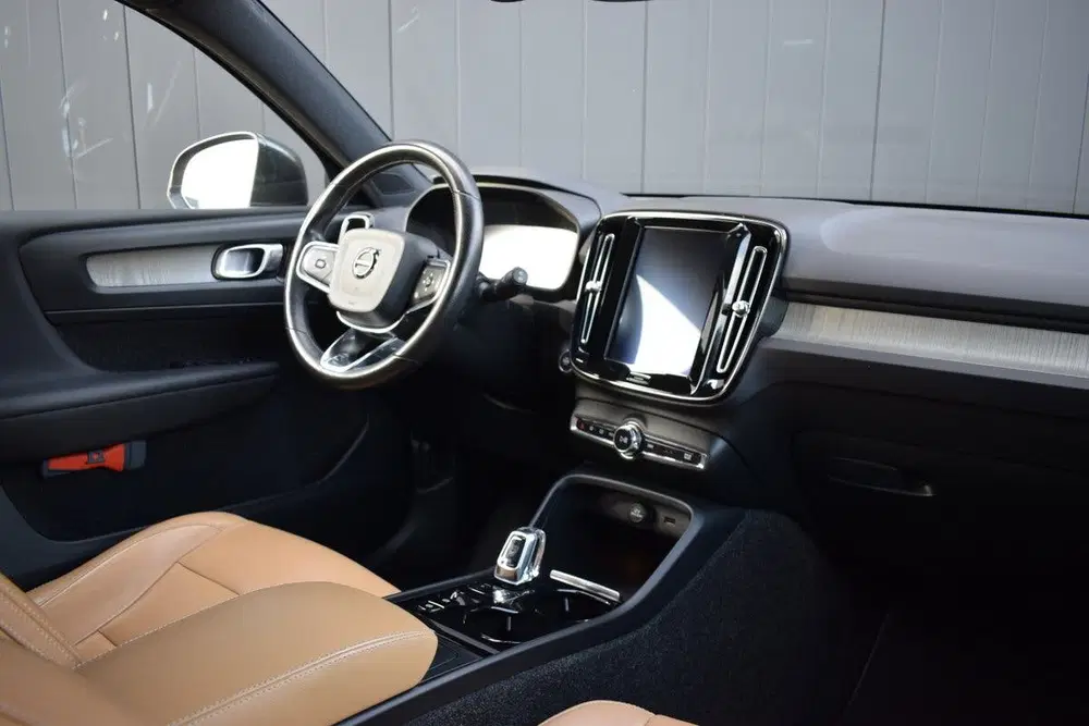 Volvo XC40 2.0 T4 190pk Automaat Inscription LED uit 2019, foto 2