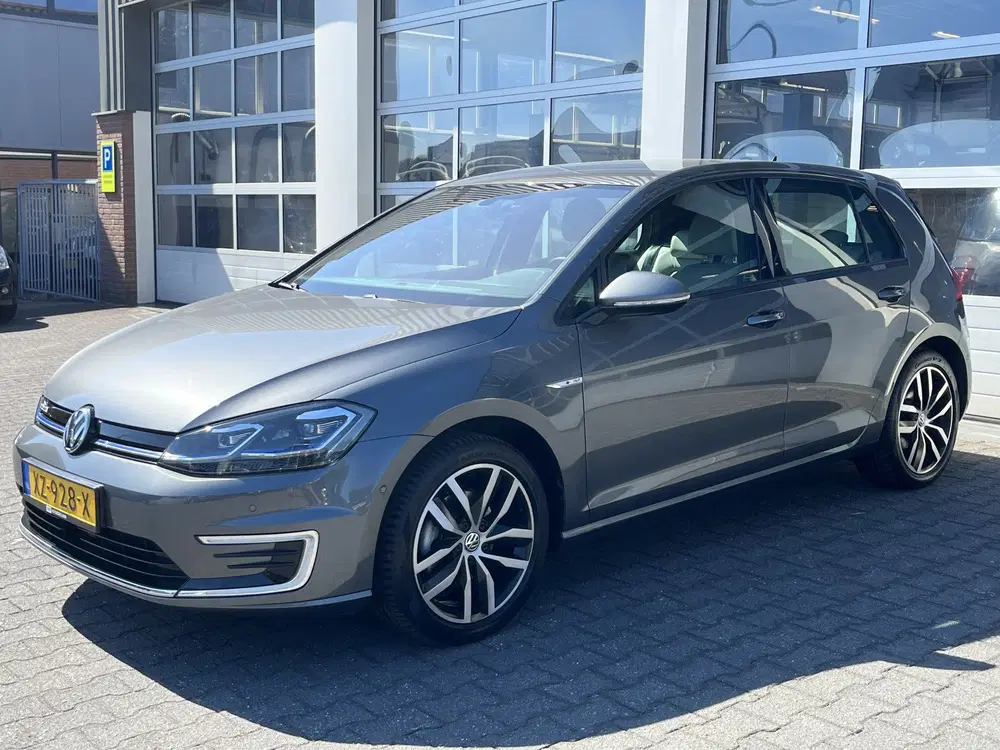 Volkswagen Golf 100% Elektrisch Airco Cruise controle Virt uit 2019, foto 2