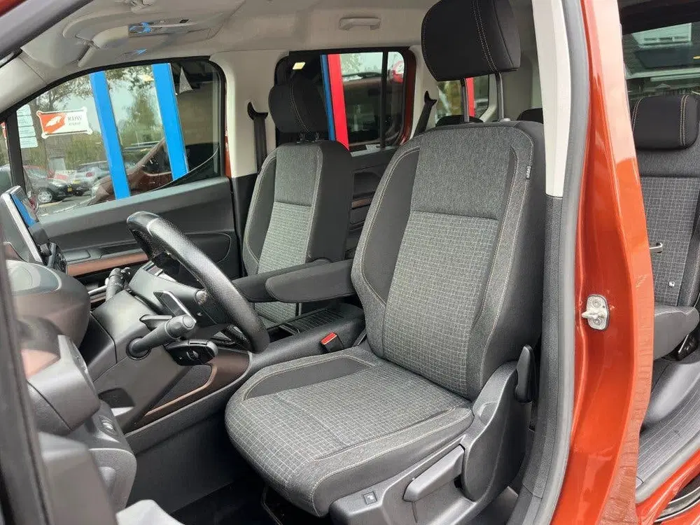 Peugeot Rifter 1.2 130pk Automaat GT Line Vol Opties bj20 uit 2021, foto 6