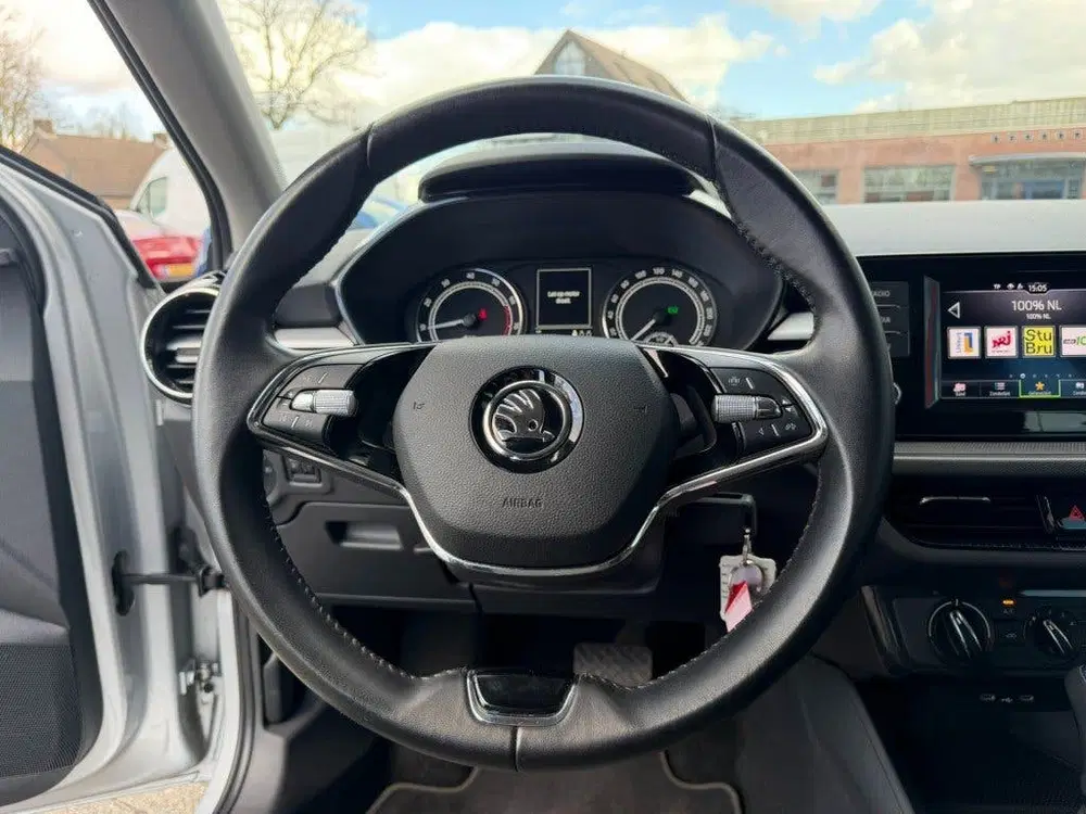 Skoda Fabia 1.0 TSi Automaat Navi Carplay Led Airco 20 uit 2023, foto 10
