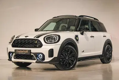 Mini Countryman 1.5 Cooper S E ALL4 Yours PANO uit 2023