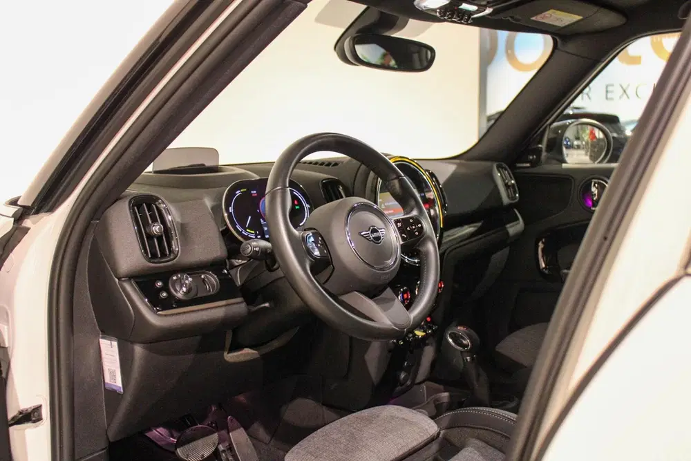 Mini Countryman 1.5 Cooper S E ALL4 Yours PANO uit 2023, foto 10