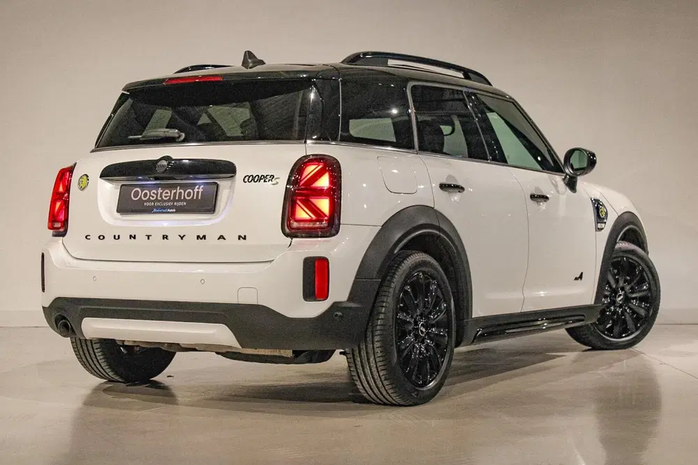 Mini Countryman 1.5 Cooper S E ALL4 Yours PANO uit 2023, foto 2