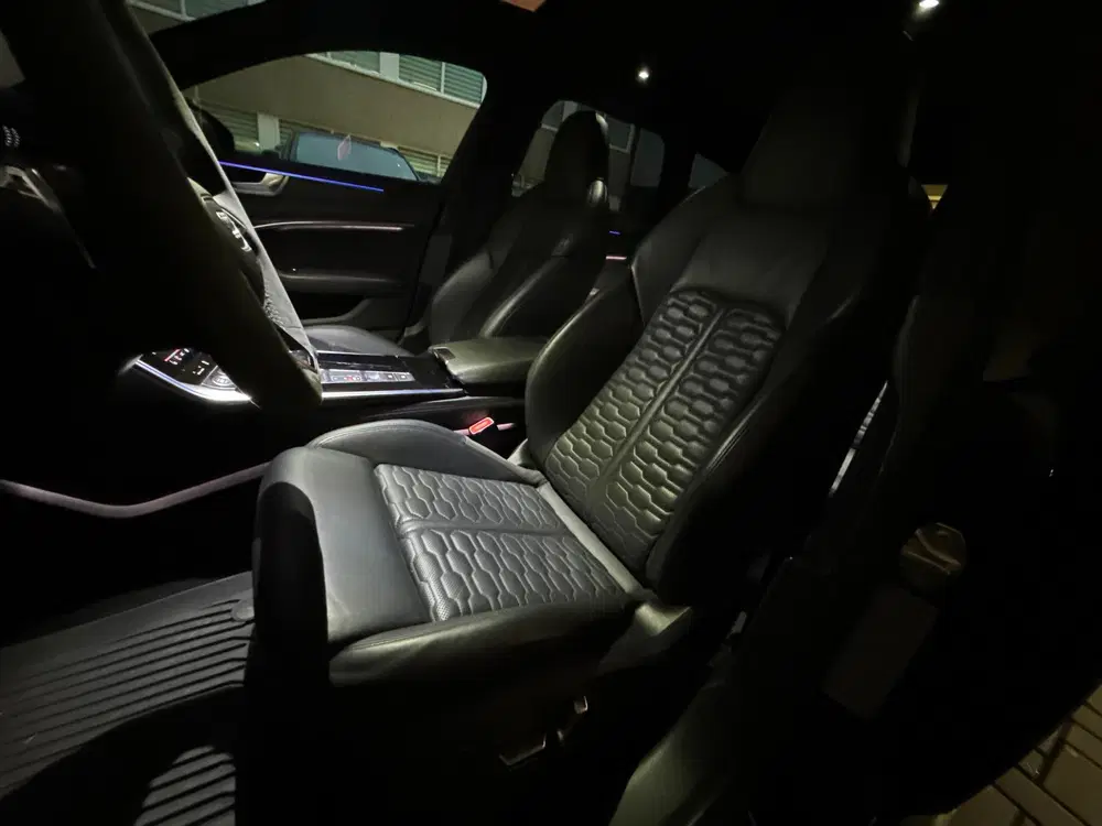 Audi RS6 TFSI quattro Pano uit 2021, foto 12