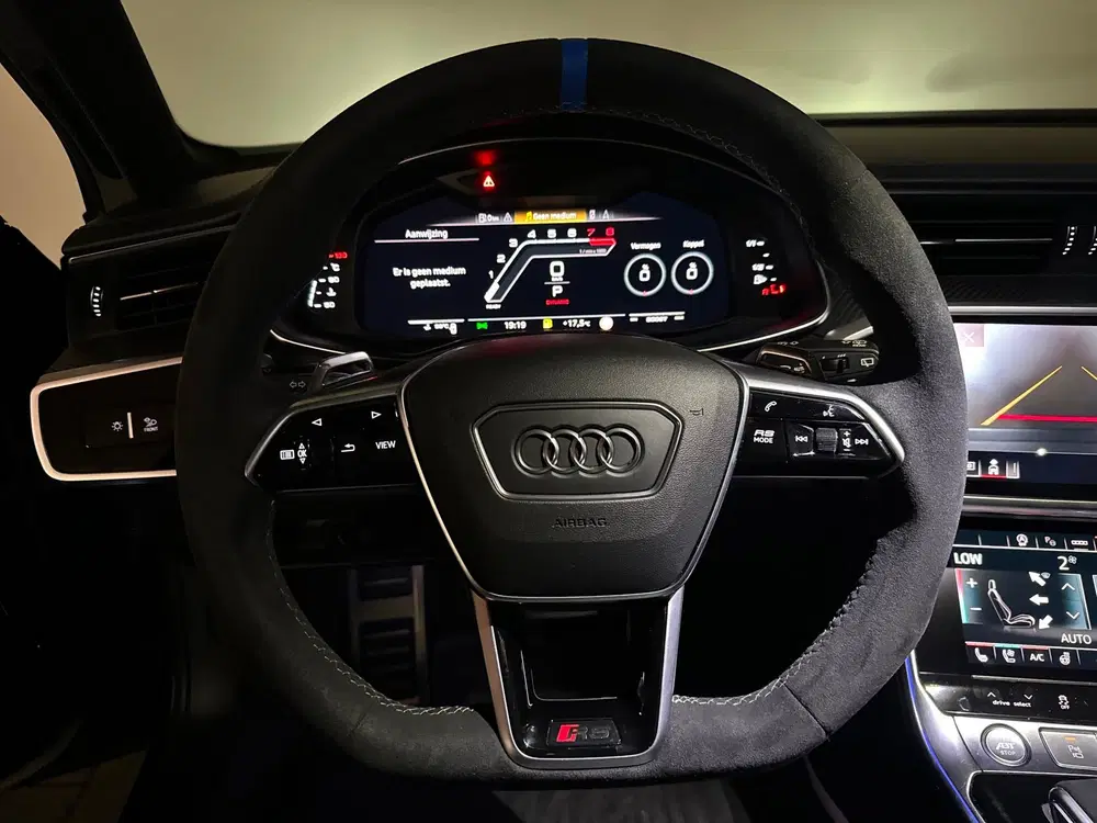 Audi RS6 TFSI quattro Pano uit 2021, foto 13