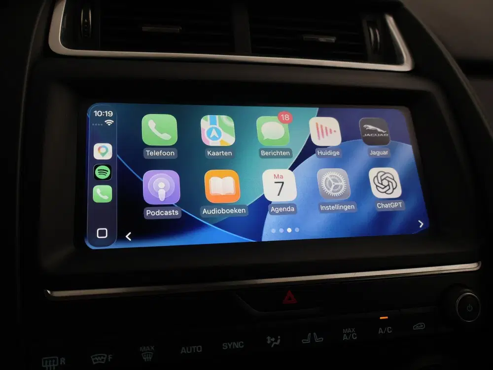 Jaguar E-Pace 2.0 P200 AWD S + CARPLAY uit 2019, foto 14