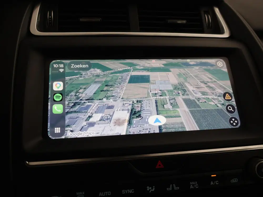 Jaguar E-Pace 2.0 P200 AWD S + CARPLAY uit 2019, foto 6