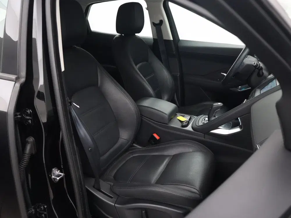 Jaguar E-Pace 2.0 P200 AWD S + CARPLAY uit 2019, foto 7
