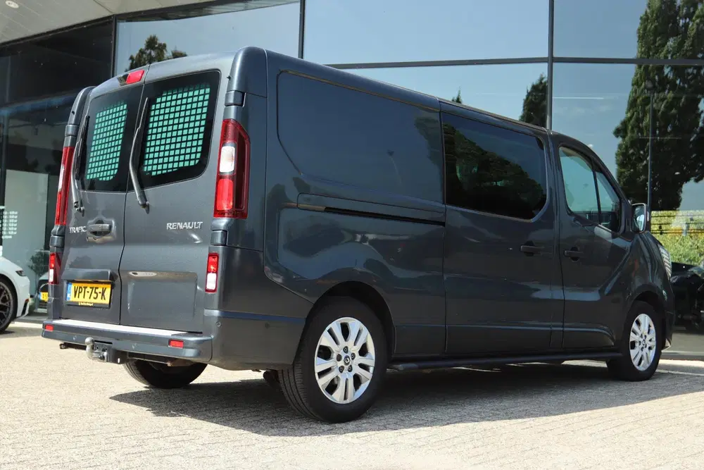 Renault Trafic 2.0 DCI 150PK T29 L2H1 DC LUXE AUT. 2 SCHU uit 2022, foto 2