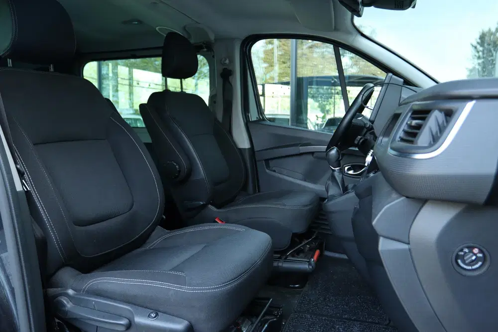 Renault Trafic 2.0 DCI 150PK T29 L2H1 DC LUXE AUT. 2 SCHU uit 2022, foto 4