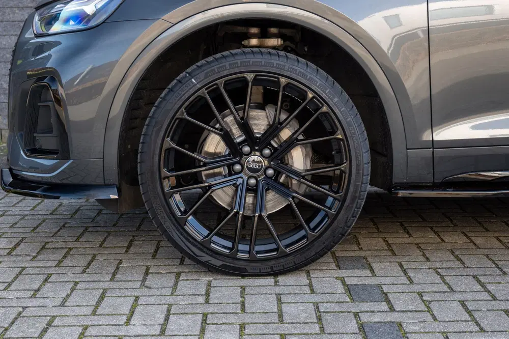 Audi Q5 50 TFSI e S edition Competition GREY & BLA uit 2022, foto 13