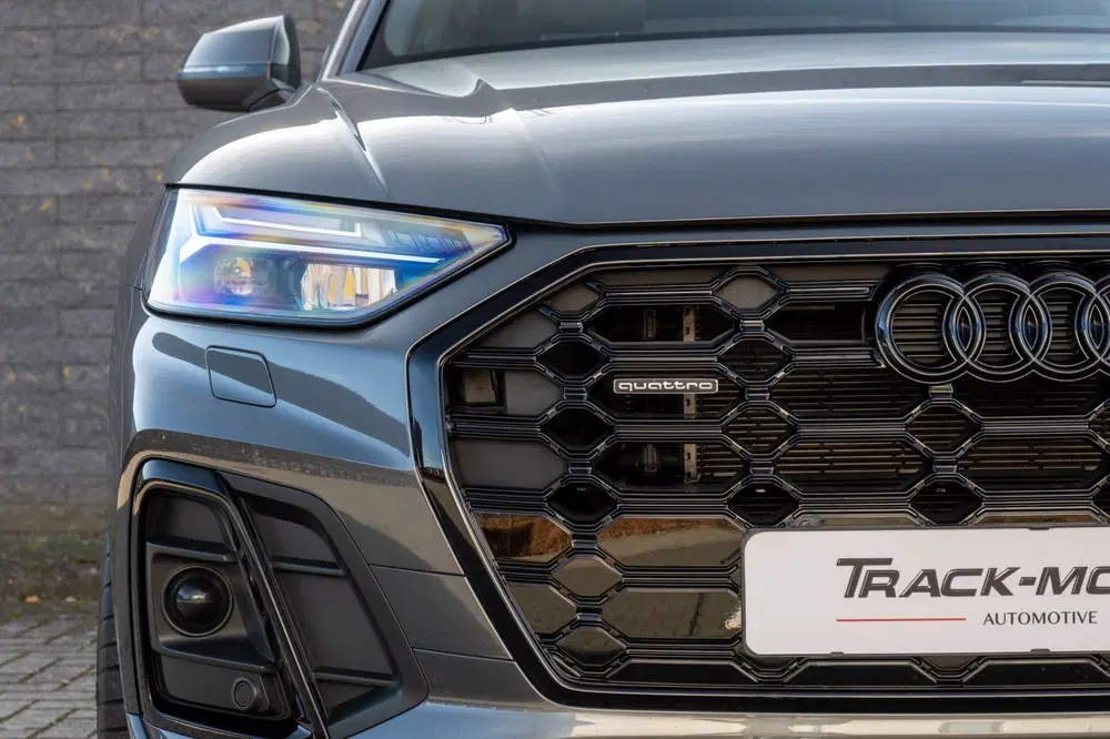 Audi Q5 50 TFSI e S edition Competition GREY & BLA uit 2022, foto 4