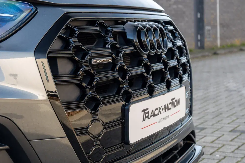 Audi Q5 50 TFSI e S edition Competition GREY & BLA uit 2022, foto 5