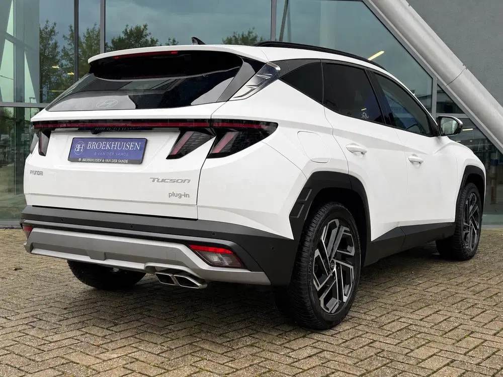 Hyundai TUCSON 1.6 T-GDI PHEV Premium Sky 4WD 265pk Leder uit 2024, foto 2