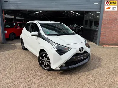 Toyota Aygo 1.0 VVT-i x-play uit 2020