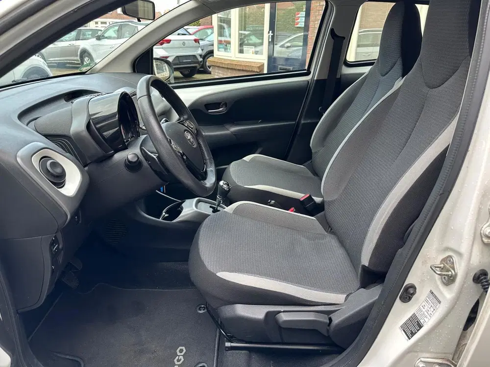 Toyota Aygo 1.0 VVT-i x-play uit 2020, foto 13