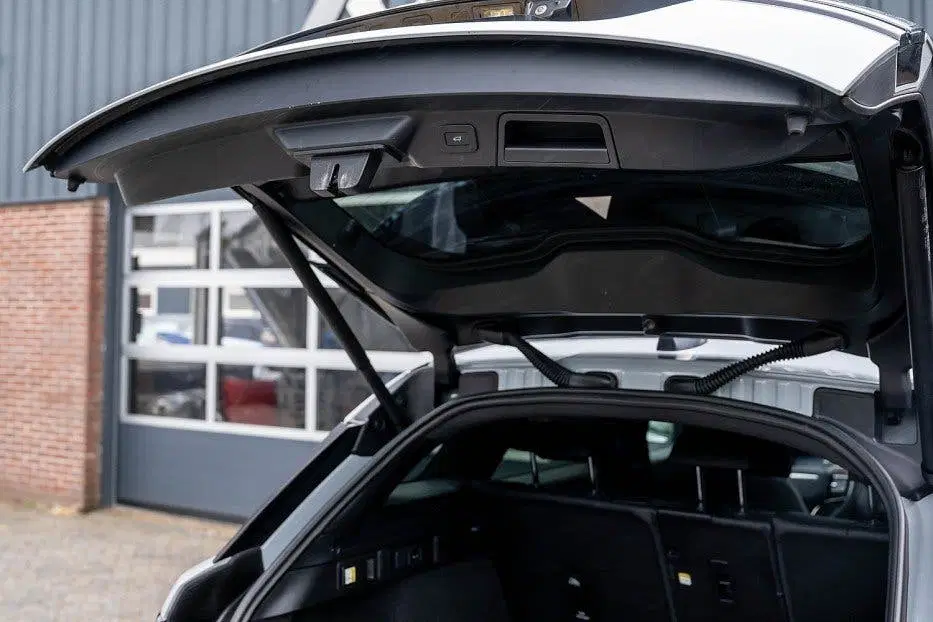 Land Rover Range Rover Velar 2.0 P400e Dynamic SE uit 2024, foto 6