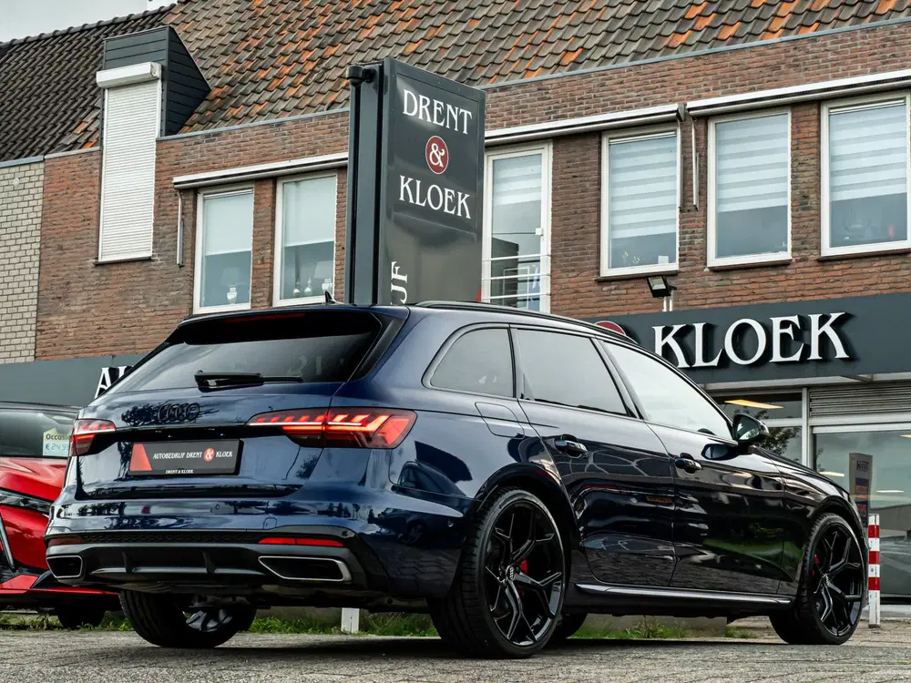 Audi A4 40 TFSI S edition PANO RS SCHAALSTOEL BLAC uit 2024, foto 3