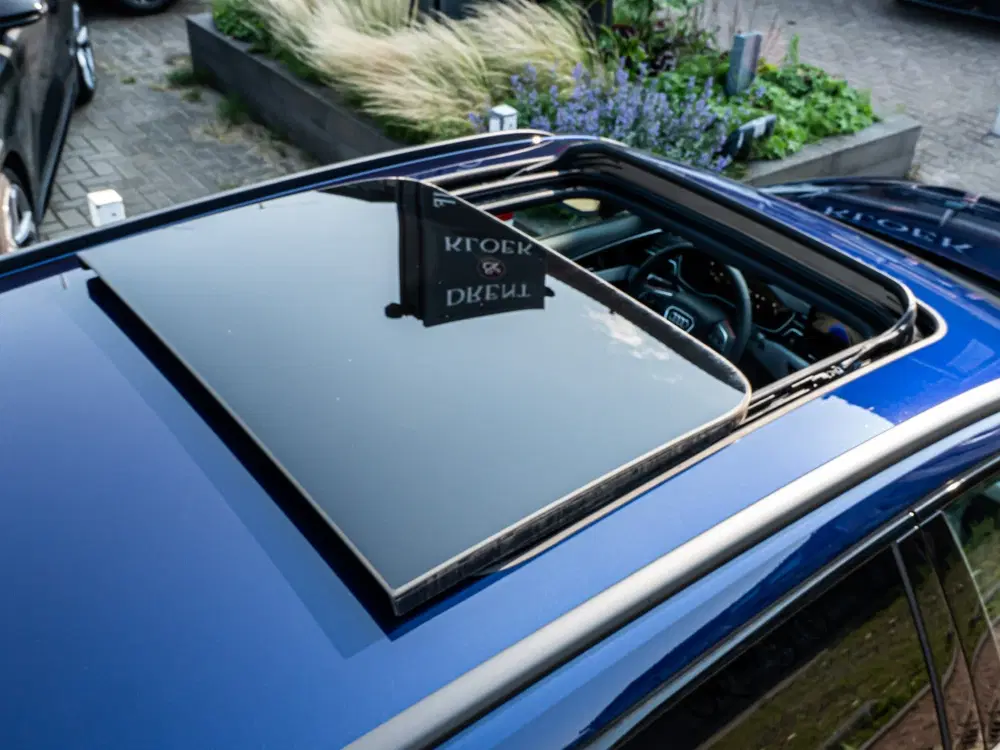 Audi A4 40 TFSI S edition PANO RS SCHAALSTOEL BLAC uit 2024, foto 6