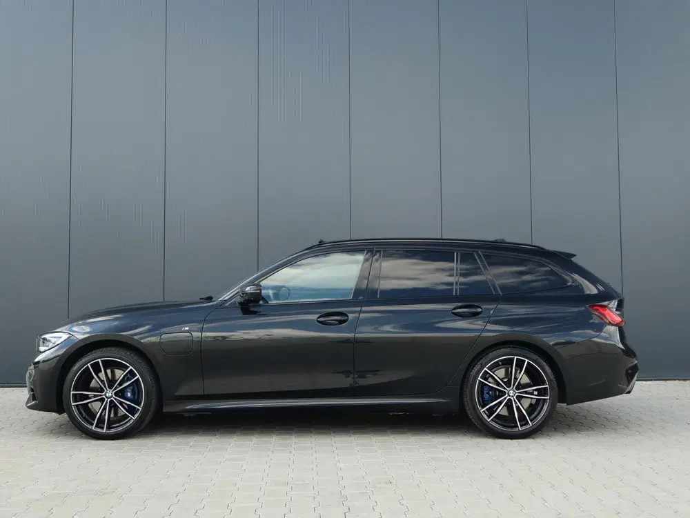 BMW 3-serie 330e M-Sport uit 2020, foto 3