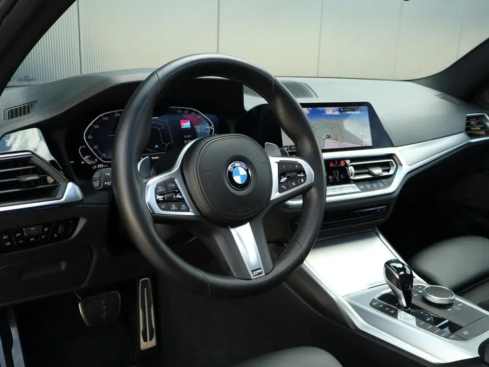 BMW 3-serie 330e M-Sport uit 2020, foto 4