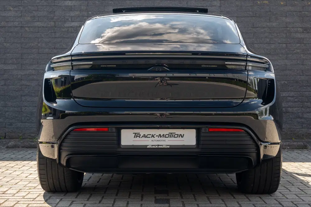 Porsche Macan Turbo 100 kWh BTW 21% Black Pano uit 2024, foto 10