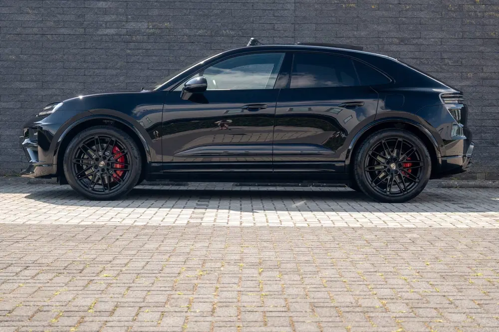 Porsche Macan Turbo 100 kWh BTW 21% Black Pano uit 2024, foto 15