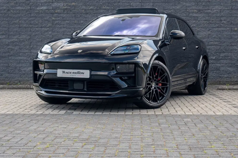 Porsche Macan Turbo 100 kWh BTW 21% Black Pano uit 2024, foto 2