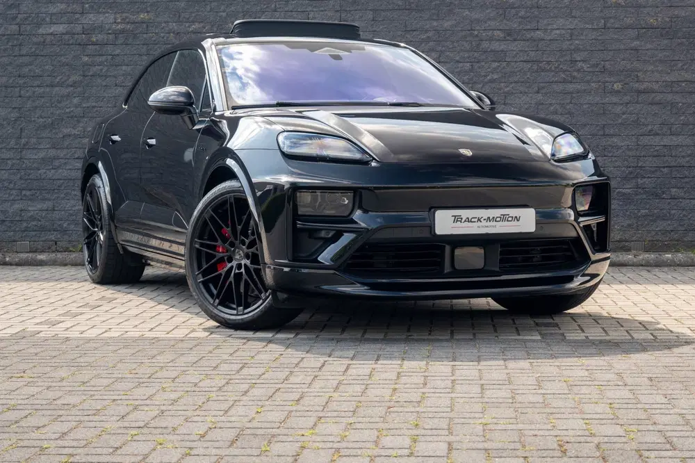 Porsche Macan Turbo 100 kWh BTW 21% Black Pano uit 2024, foto 3