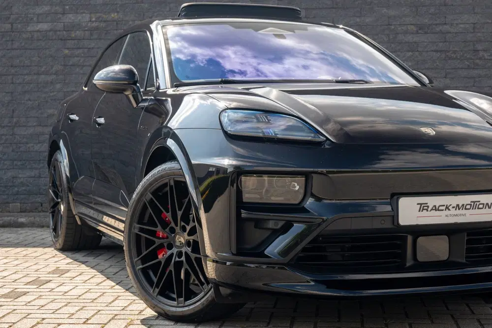 Porsche Macan Turbo 100 kWh BTW 21% Black Pano uit 2024, foto 4