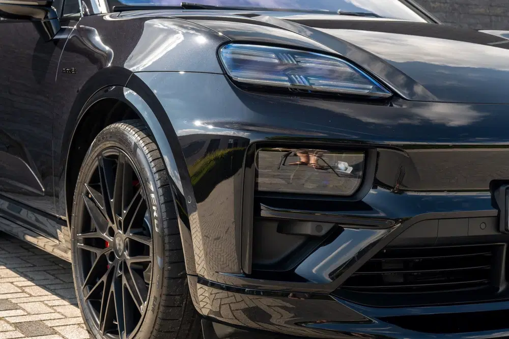 Porsche Macan Turbo 100 kWh BTW 21% Black Pano uit 2024, foto 8