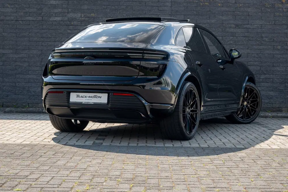 Porsche Macan Turbo 100 kWh BTW 21% Black Pano uit 2024, foto 9