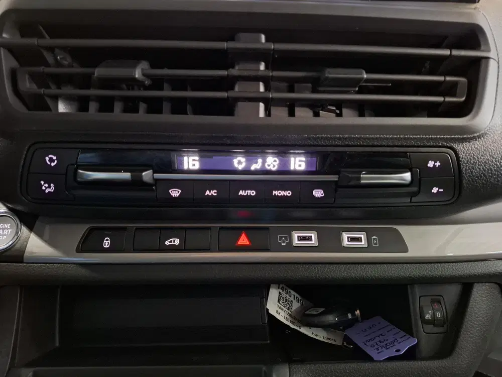 Toyota Proace Professional Extra Range 75 kW uit 2024, foto 4