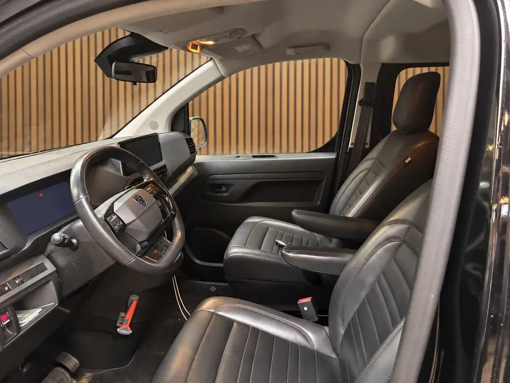 Peugeot Expert 2.0 BlueHDi 180 L3 Sport DC uit 2024, foto 3