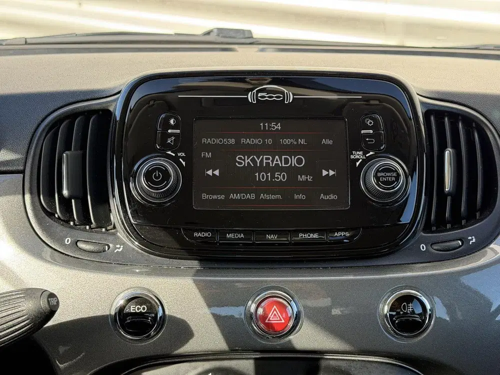 Fiat 500C 0.9 TwinAir Turbo Young Cabrio uit 2020, foto 7