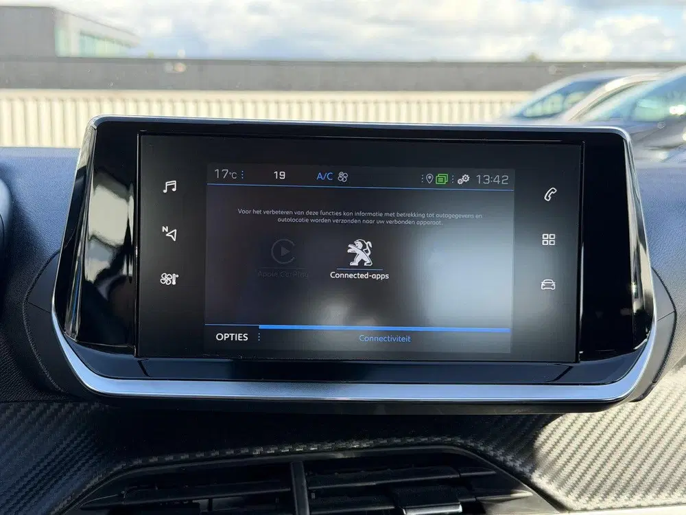 Peugeot 2008 1.2 PureTech Active Pack uit 2021, foto 13