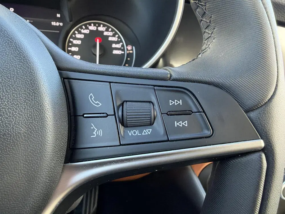 Alfa Romeo Giulia 2.0T Super Parkersensoren uit 2020, foto 10