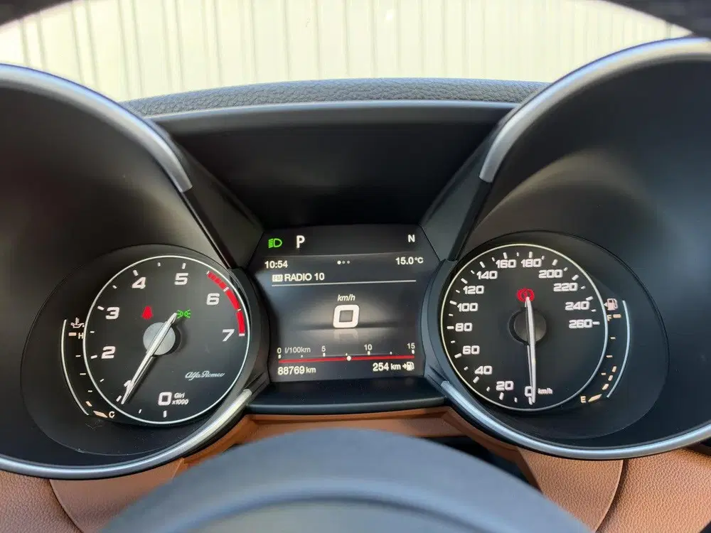 Alfa Romeo Giulia 2.0T Super Parkersensoren uit 2020, foto 13
