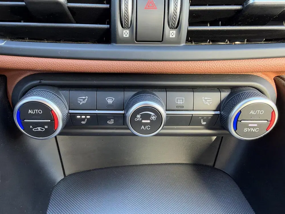Alfa Romeo Giulia 2.0T Super Parkersensoren uit 2020, foto 15
