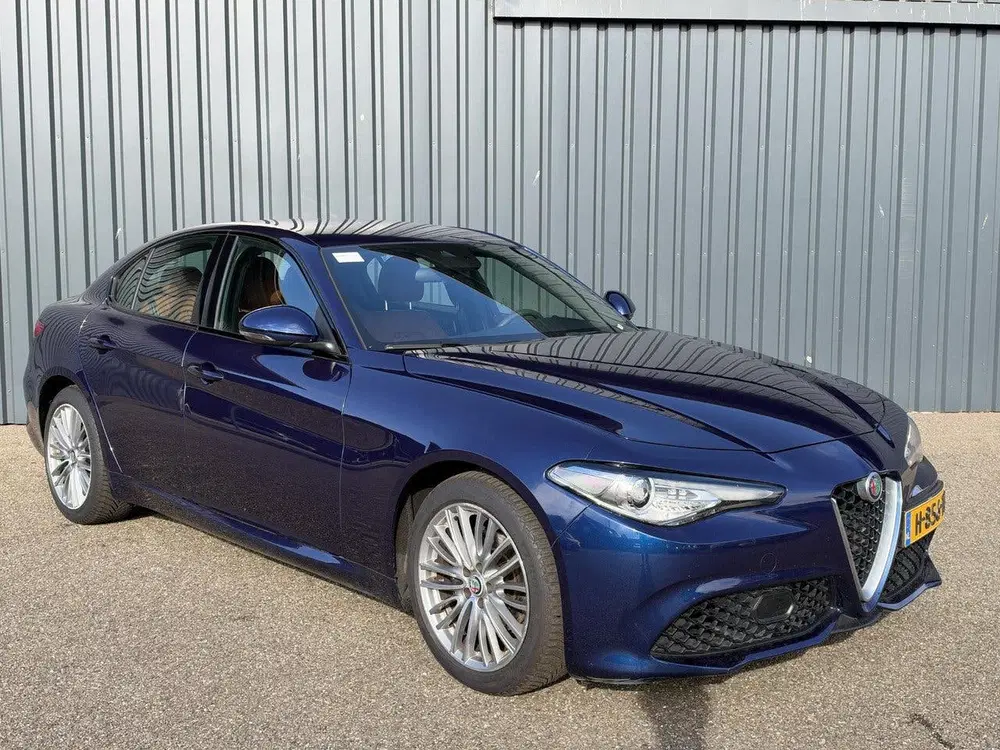 Alfa Romeo Giulia 2.0T Super Parkersensoren uit 2020, foto 2