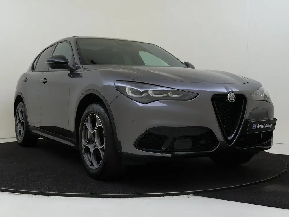 Alfa Romeo Stelvio 2.0 T GME AWD Sprint uit 2023, foto 3