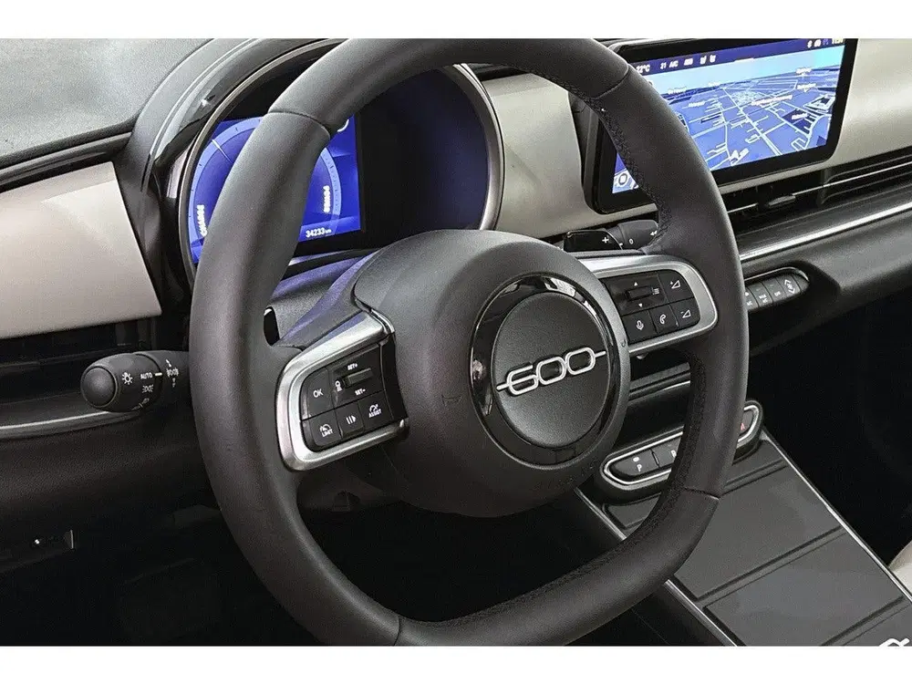Fiat 600 1.2 Hybrid La Prima Massage Adaptieve Crui uit 2025, foto 11
