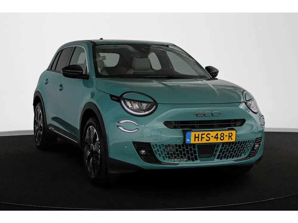 Fiat 600 1.2 Hybrid La Prima Massage Adaptieve Crui uit 2025, foto 2